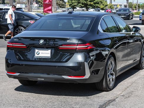 Used 2026 BMW 530i xDrive AWD/4WD image 6