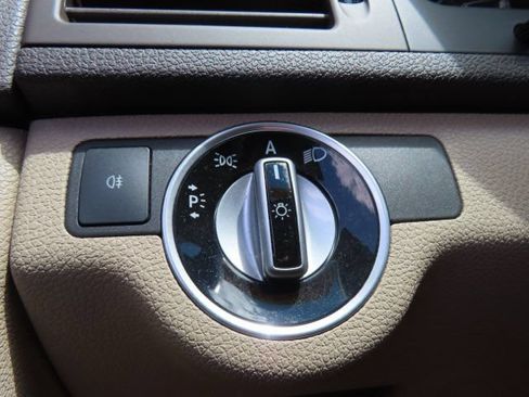 Used 2011 Mercedes-Benz C 300 4MATIC Sedan image 30