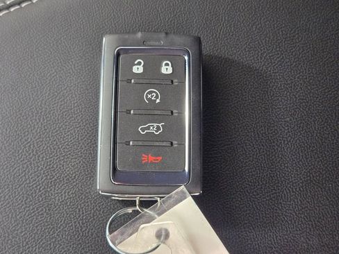 New 2025 Jeep Grand Cherokee L Laredo image 25