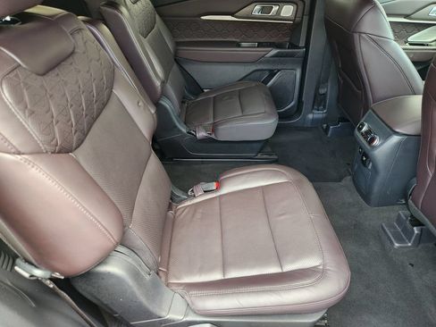 Used 2025 Ford Explorer Platinum w/ LUX Leather Package AWD/4WD image 31