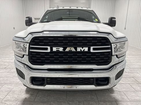 Used 2024 RAM 3500 SLT w/ Quick Order Package 2YG SLT image 32