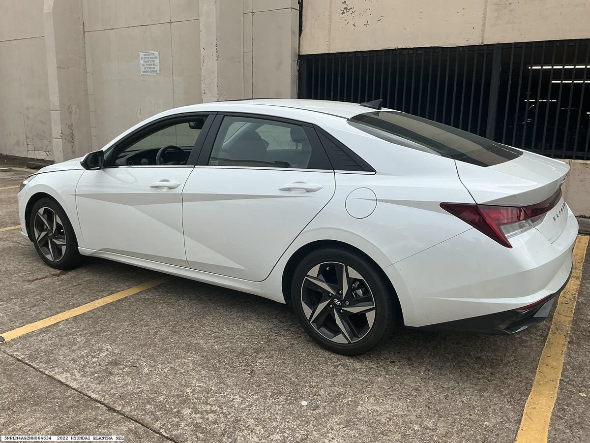 Used 2022 Hyundai Elantra SEL w/ Convenience + Premium Package FWD image 5