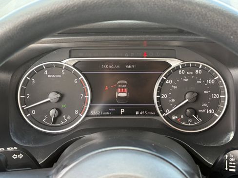 Used 2024 Nissan Rogue SV image 32