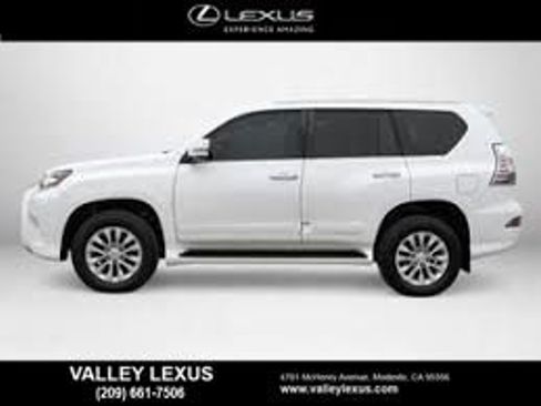 Used 2016 Lexus GX 460 Luxury w/ Preferred Accessory Package AWD/4WD image 5