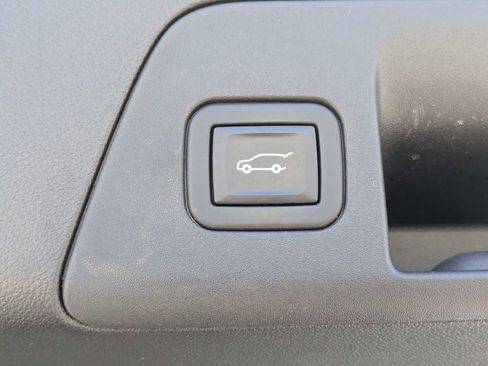 Used 2021 Buick Envision Essence FWD image 13