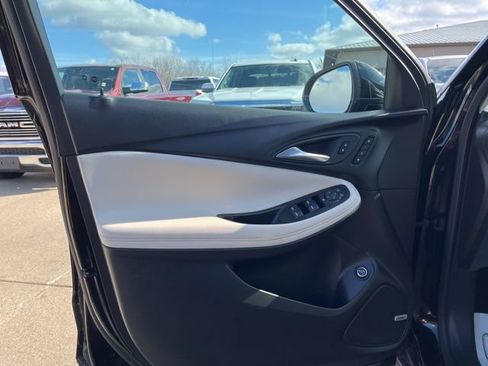 Used 2024 Buick Encore GX Avenir w/ Avenir Convenience Package FWD image 10