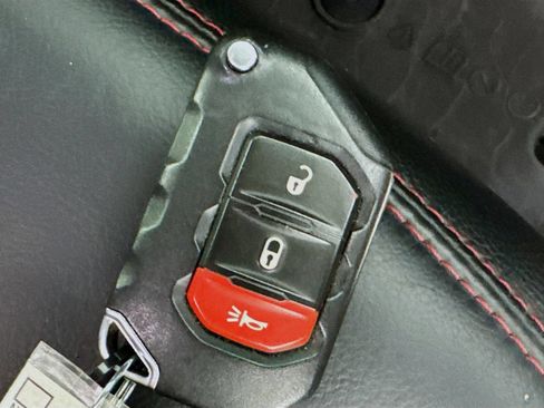Used 2023 Jeep Gladiator Rubicon w/ LED Lighting Group AWD/4WD image 36