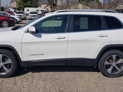 Used 2019 Jeep Cherokee Limited w/ Technology Group image 5