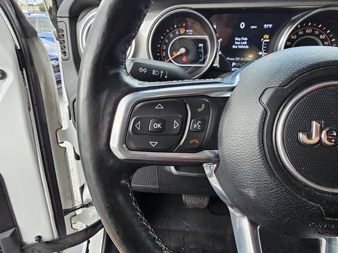 Used 2020 Jeep Gladiator Overland w/ LED Lighting Group AWD/4WD image 25