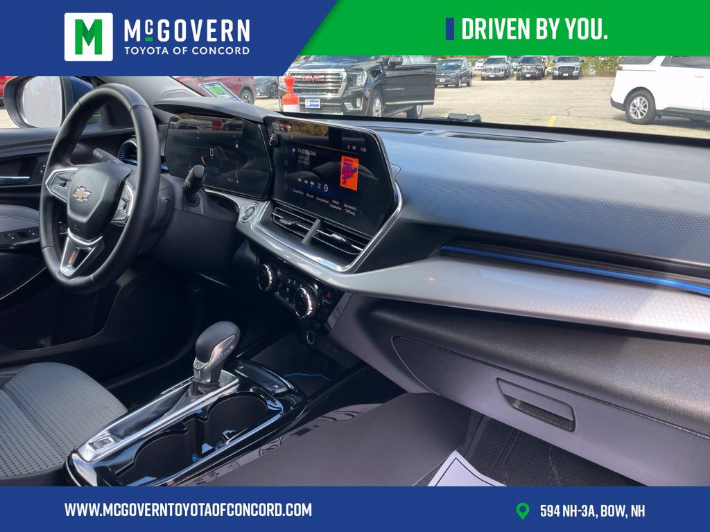 Used 2024 Chevrolet Trax LT w/ Driver Confidence Package FWD image 24
