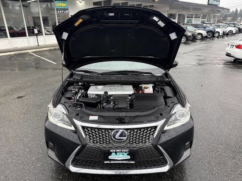 Used 2016 Lexus CT 200h w/ Navigation Package image 12