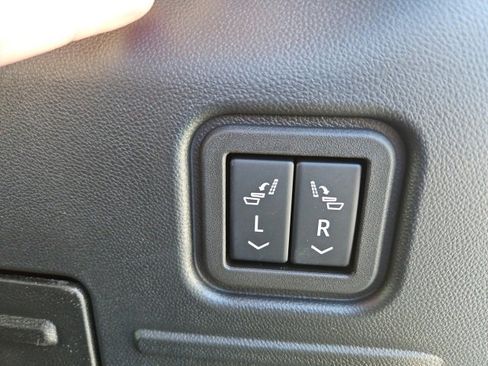 New 2025 GMC Hummer EV 2X image 13