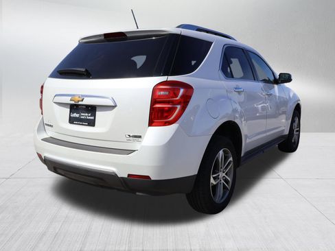 Used 2017 Chevrolet Equinox Premier w/ Enhanced Convenience Package FWD image 7