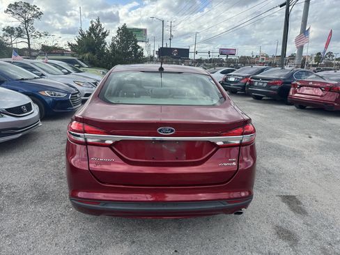 Used 2018 Ford Fusion SE image 9