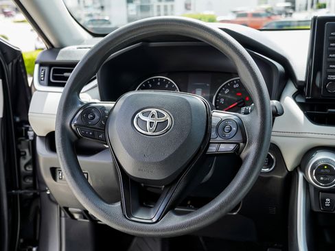 Used 2021 Toyota RAV4 XLE w/ Carpet Mat Package (TMS) AWD/4WD image 31