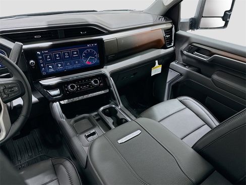 New 2026 GMC Sierra 2500 Denali w/ Denali Reserve Package image 34