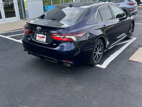 Used 2021 Toyota Camry SE FWD image 9