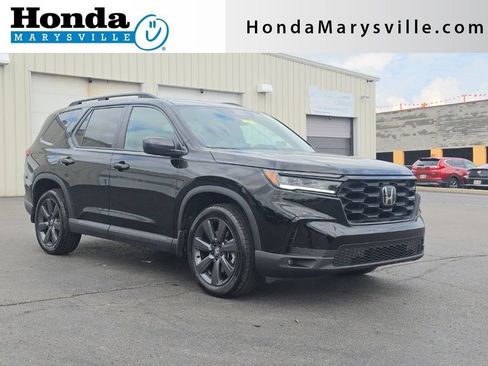 Used 2025 Honda Pilot Sport image 1