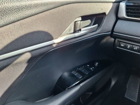 Used 2025 Toyota Camry LE image 18