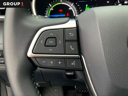 Used 2021 Toyota Highlander XLE AWD/4WD image 24