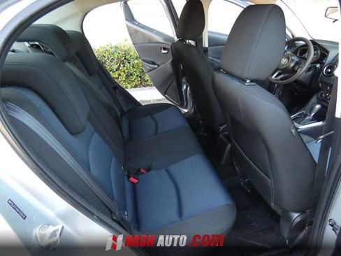 Used 2019 Toyota Yaris LE FWD image 32