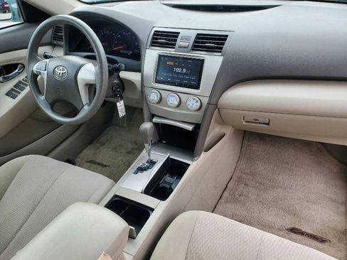 Used 2011 Toyota Camry LE image 13