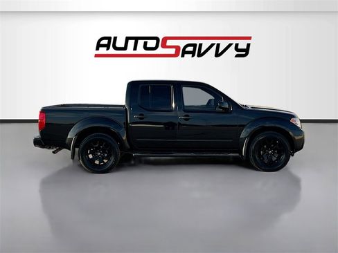 Used 2020 Nissan Frontier SV w/ Midnight Edition Floor Mats image 8