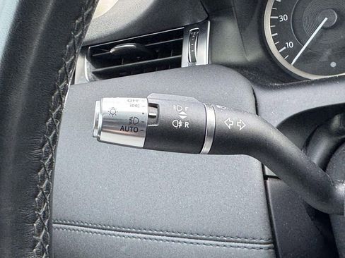 Used 2021 Land Rover Discovery Sport S image 18