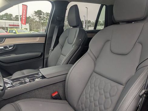 Used 2025 Volvo XC90 B6 Plus image 14