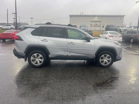 Used 2019 Toyota RAV4 LE image 7