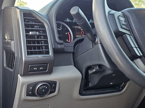 Certified 2022 Ford F250 XLT w/ XLT Premium Package image 17