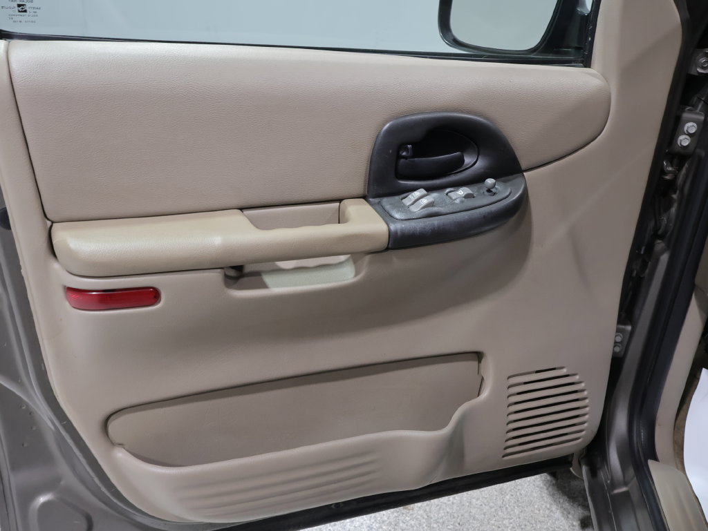 Used 2004 Pontiac Montana Extended w/ Convenience Package #2 FWD image 19