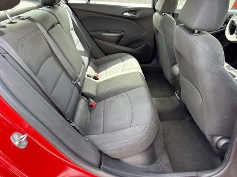 Used 2018 Chevrolet Cruze LT w/ Convenience Package FWD image 26