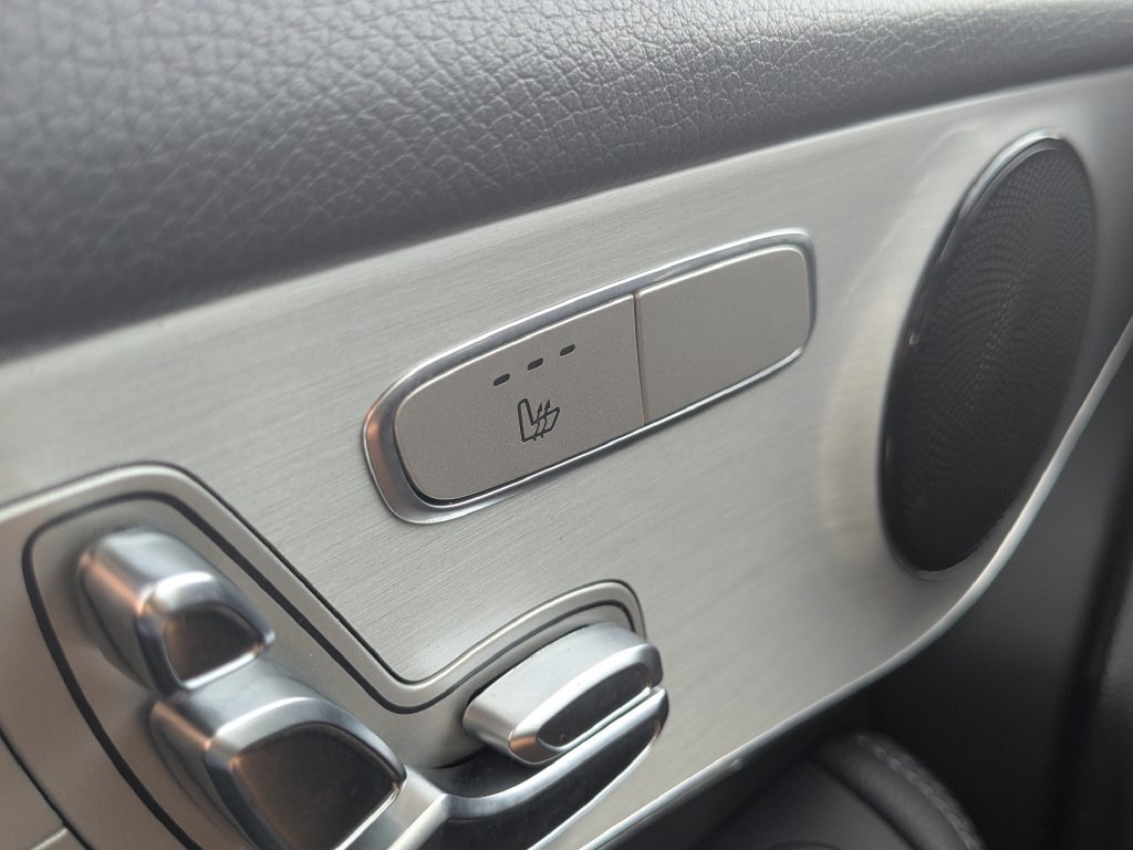Used 2022 Mercedes-Benz GLC 300 image 11