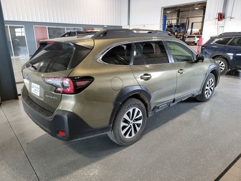 Certified 2025 Subaru Outback Premium w/ Popular Package #1A image 7