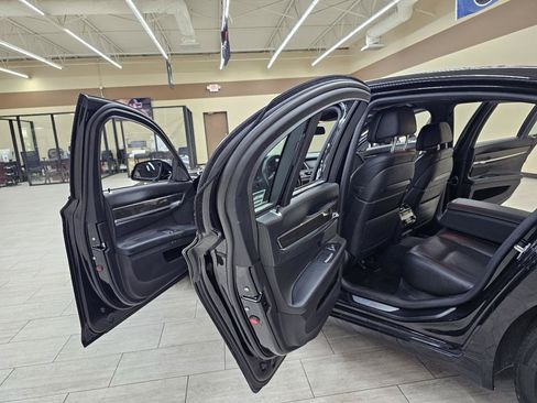 Used 2015 BMW 750i w/ M Sport Edition RWD image 16