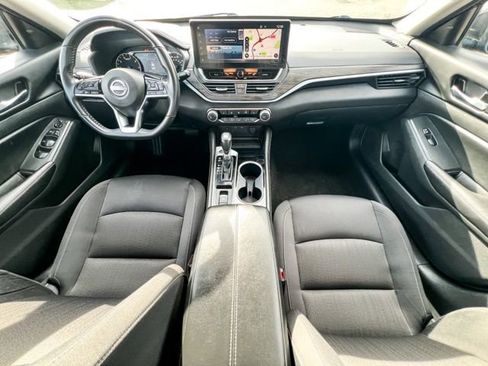 Used 2024 Nissan Altima 2.5 SV w/ SV Premium Package image 12