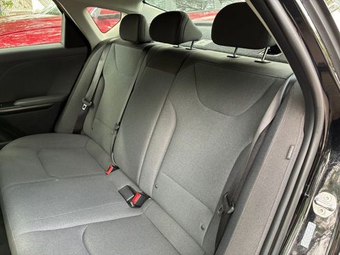 Used 2025 Kia K4 LXS image 37