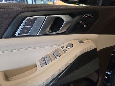 Used 2019 BMW X7 xDrive50i w/ M Sport Package image 13