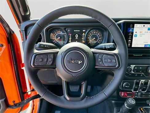 New 2025 Jeep Gladiator Rubicon w/ Convenience Group image 11