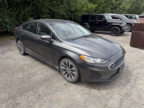Used 2020 Ford Fusion SE AWD/4WD image 2