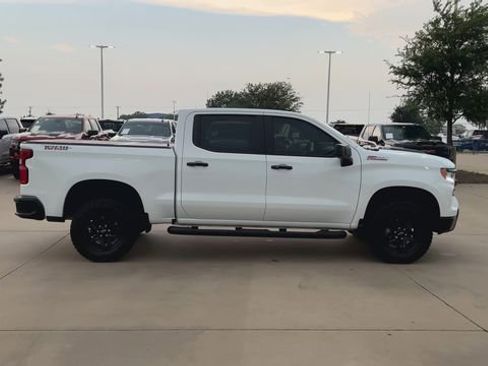 Used 2024 Chevrolet Silverado 1500 LT Trail Boss AWD/4WD image 9