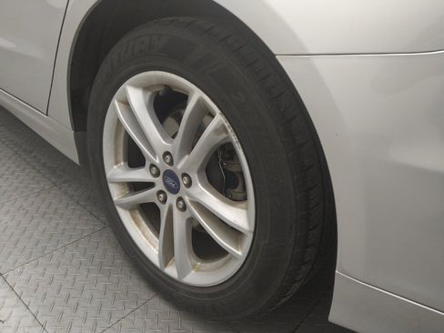 Used 2018 Ford Fusion SE w/ Fusion SE Technology Package image 31