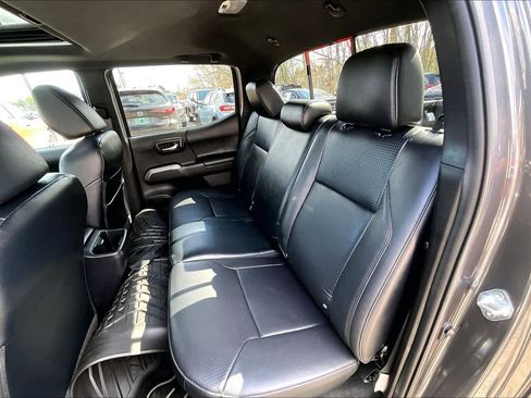 Used 2023 Toyota Tacoma Limited AWD/4WD image 20
