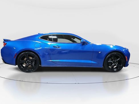 Used 2018 Chevrolet Camaro SS image 4