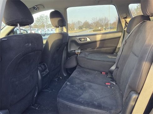 Used 2014 Nissan Pathfinder S image 6