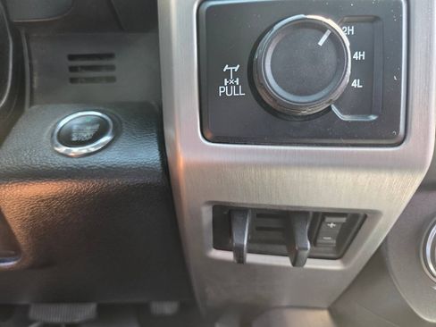 Used 2019 Ford F250 Platinum w/ Platinum Ultimate Package AWD/4WD image 17