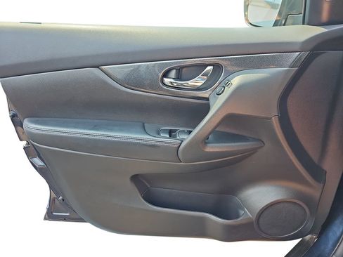 Used 2016 Nissan Rogue SL w/ SL Premium Package FWD image 26