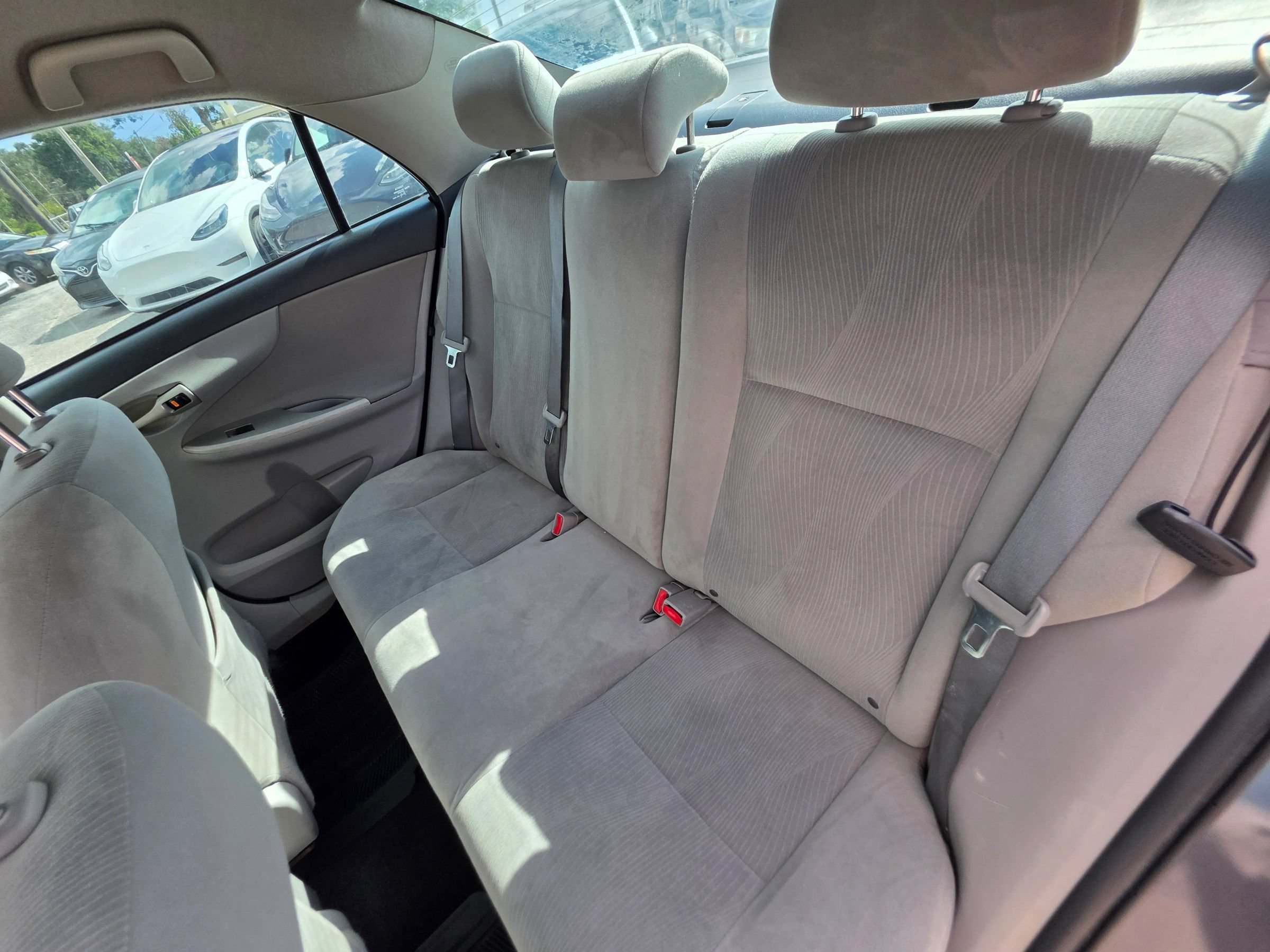 Used 2013 Toyota Corolla LE FWD image 16
