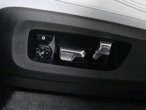 Used 2026 BMW X5 xDrive40i w/ Climate Comfort Package image 28